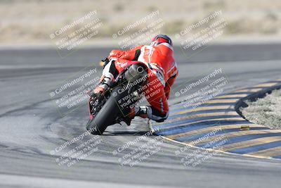 media/Dec-01-2025-Moto Forza (Mon) [[2daa91e15f]]/1-Advanced Group/Session 2 Turn 11 Backside/